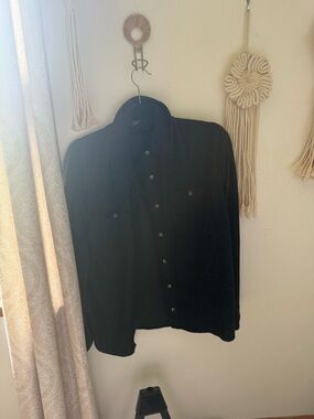 Lightweight Black Shirt Jacket for Women